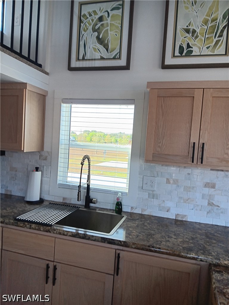 Residential for Sale in Palm Breeze, photo 8