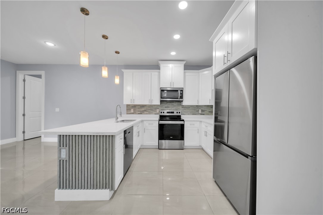 3 Bed SingleFamilyResidence for Sale in Lehigh Acres, photo 8