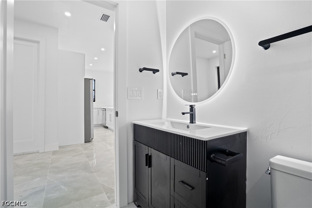 3 Bed SingleFamilyResidence for Sale in Lehigh Acres, photo 8