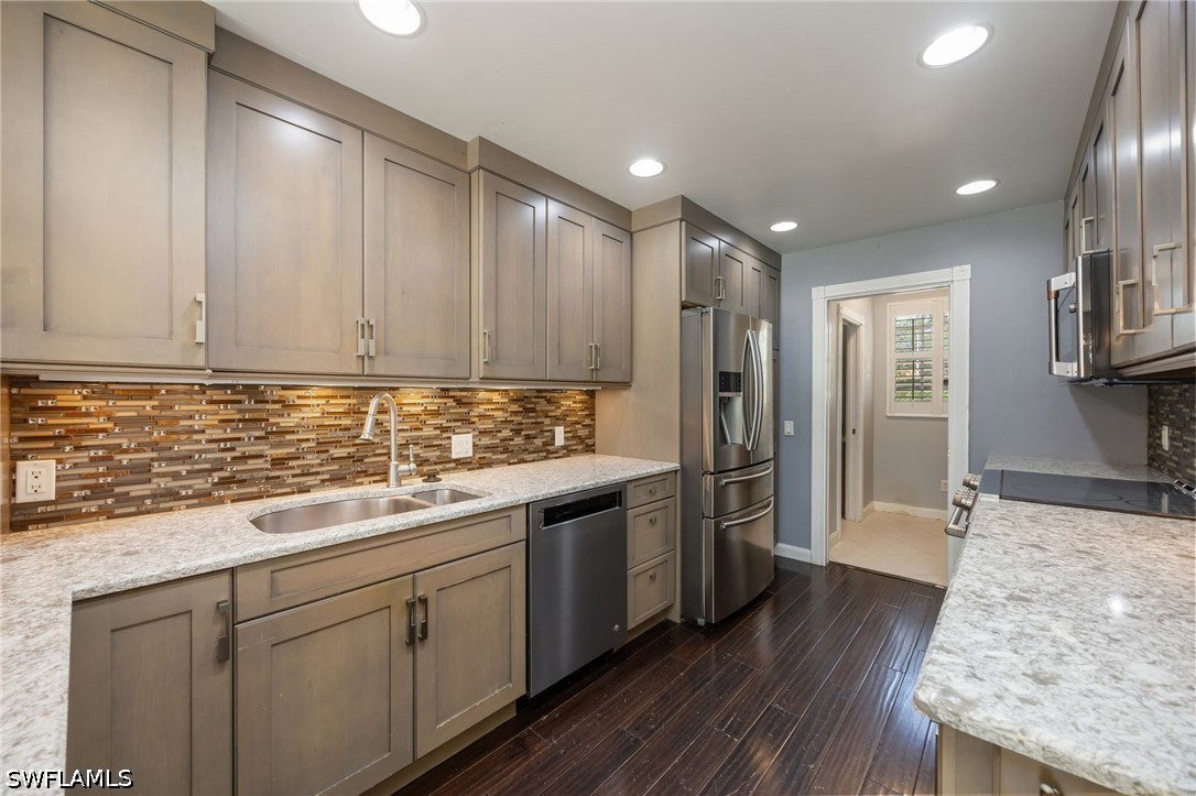 3 Bed Pool Home for Sale in The Cove, photo 8