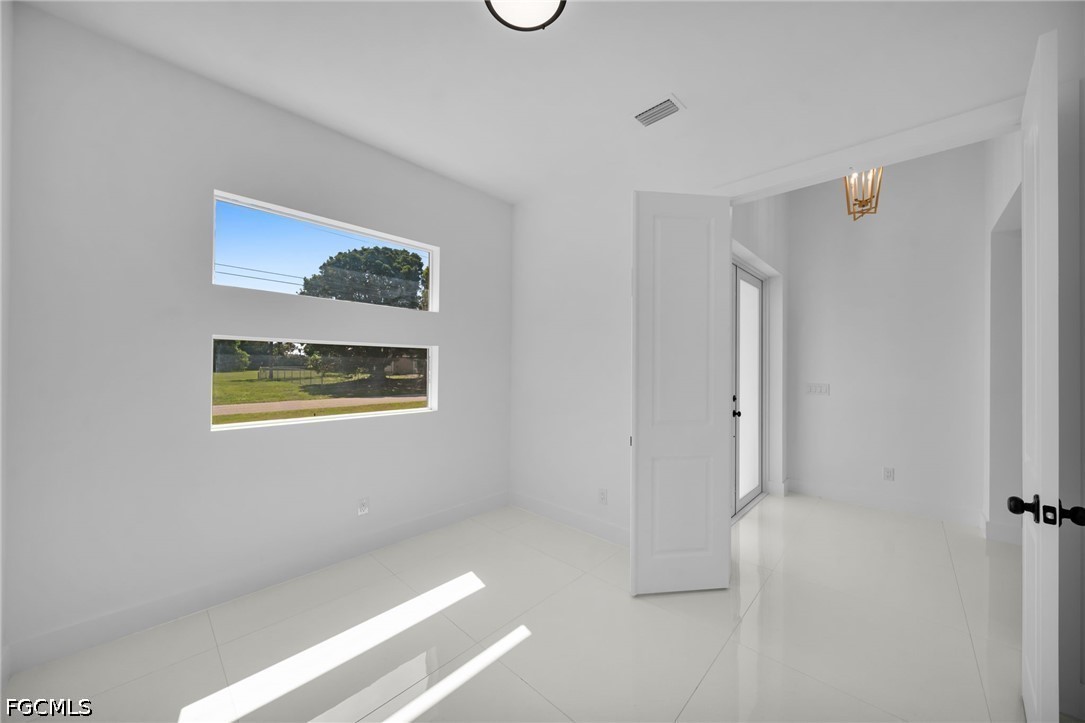 3 Bed Waterfront Home for Sale in Cape Coral, photo 8