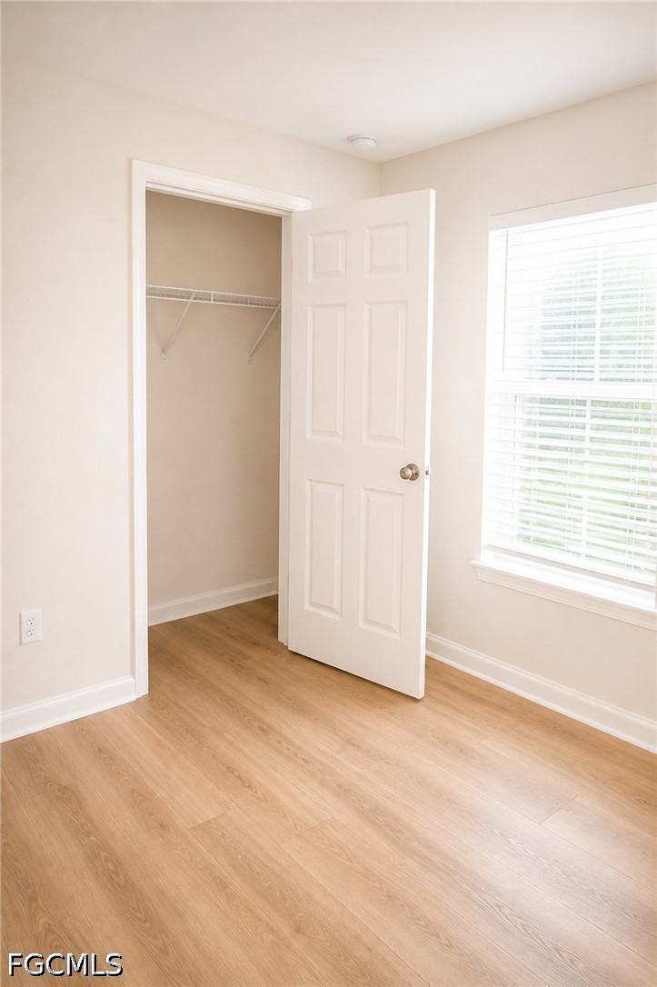 4 Bed SingleFamilyResidence for Sale in Cape Coral, photo 8