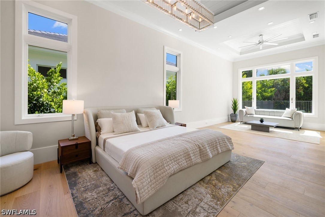 5 Bed Pool Home for Sale in Moorings, photo 8