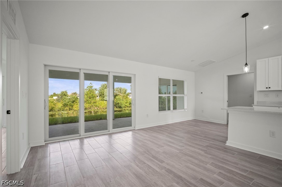 4 Bed SingleFamilyResidence for Sale in Cape Coral, photo 8