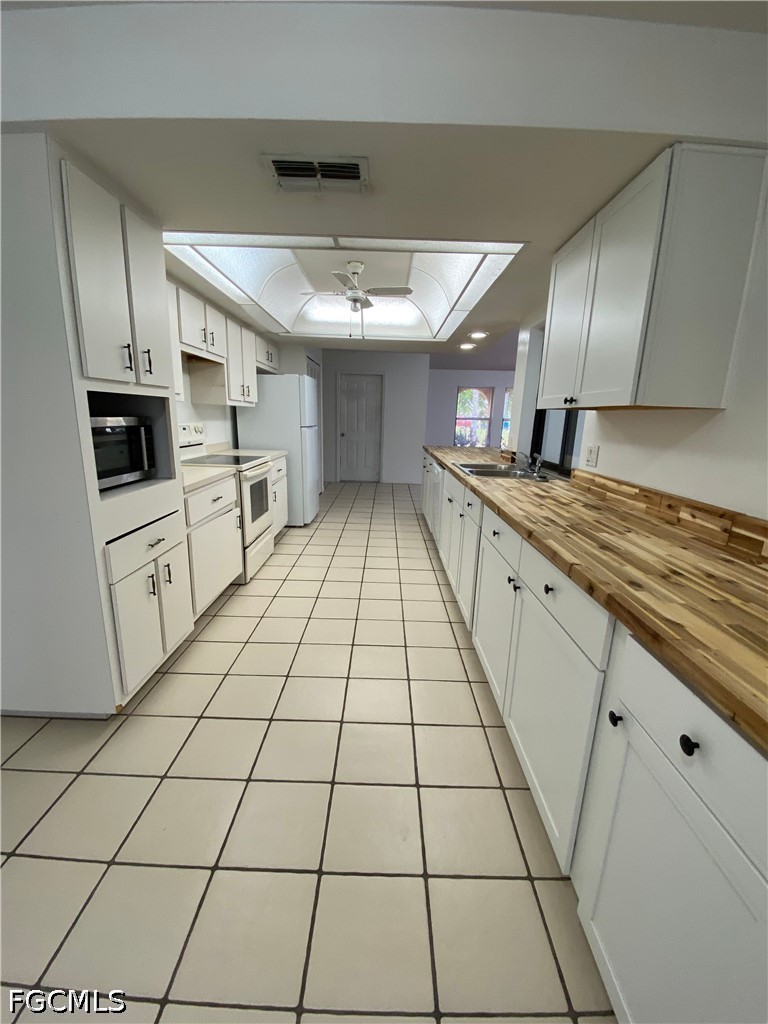 3 Bed Pool Home for Sale in Cape Coral, photo 8