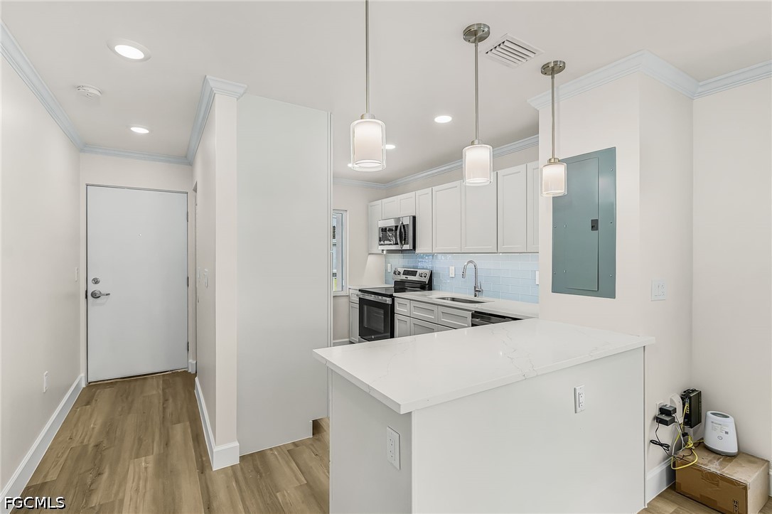 2 Bed Waterfront Home for Sale in Fort Myers Beach, photo 8