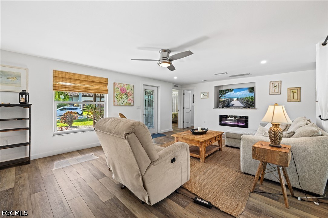 2 Bed Pool Home for Sale in Cape Coral, photo 8