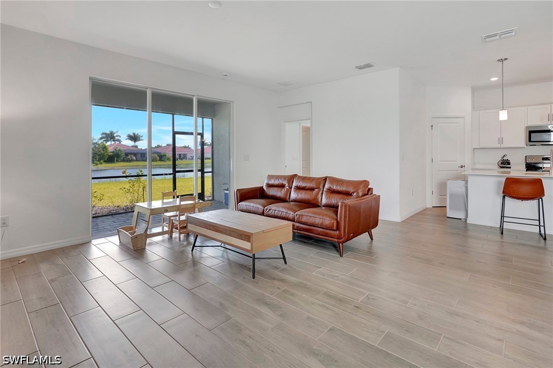 4 Bed SingleFamilyResidence for Sale in Naples, photo 8