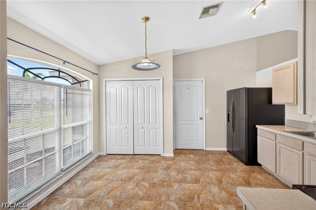 3 Bed SingleFamilyResidence for Sale in Cape Coral, photo 8