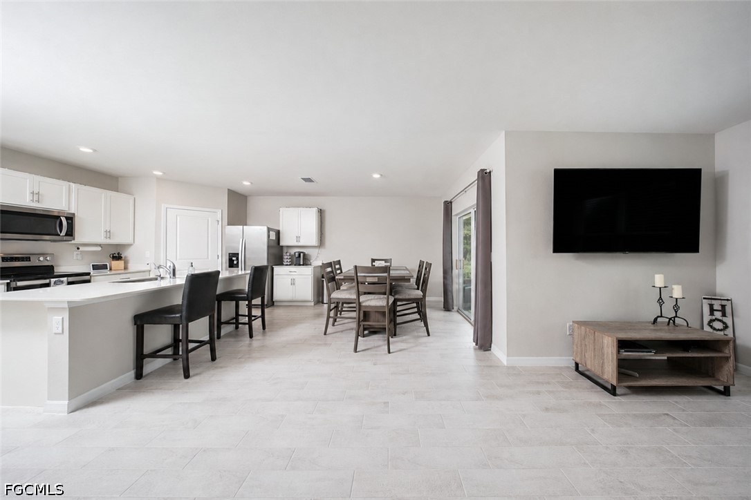 4 Bed SingleFamilyResidence for Sale in Lehigh Acres, photo 8