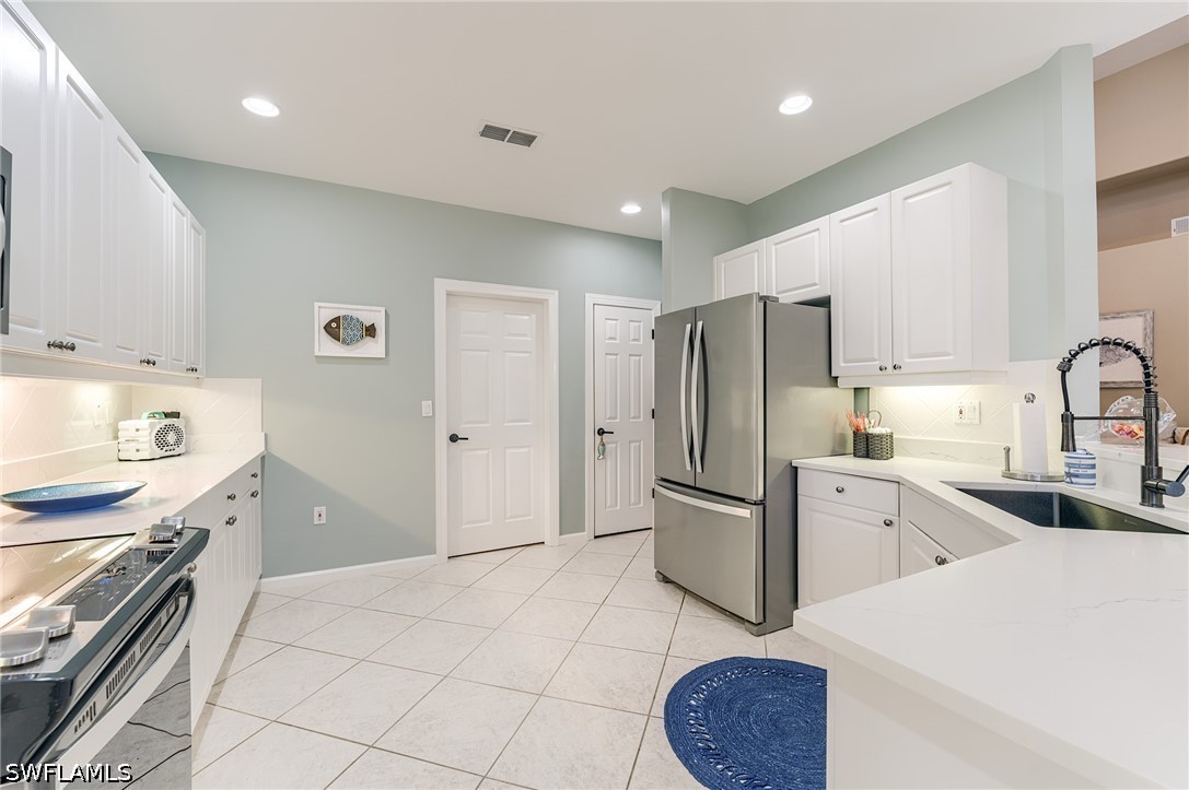3 Bed Pool Home for Sale in Oak Strand, photo 8