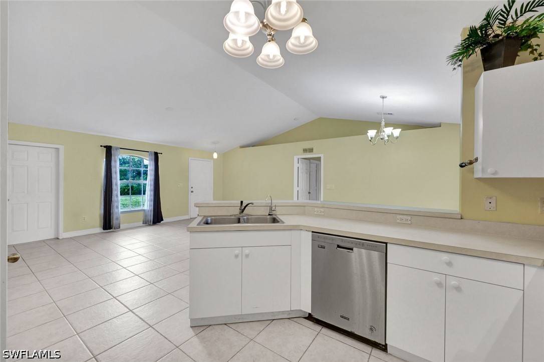 3 Bed SingleFamilyResidence for Sale in Naples, photo 8