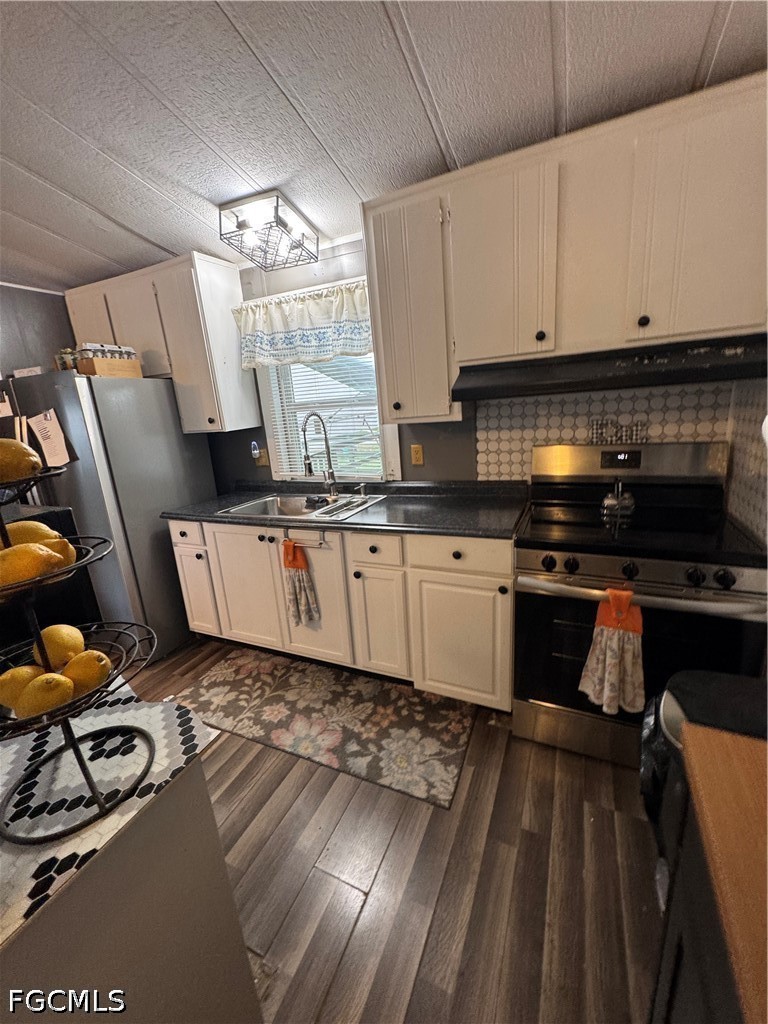 2 Bed Waterfront Home for Sale in Okeechobee, photo 8
