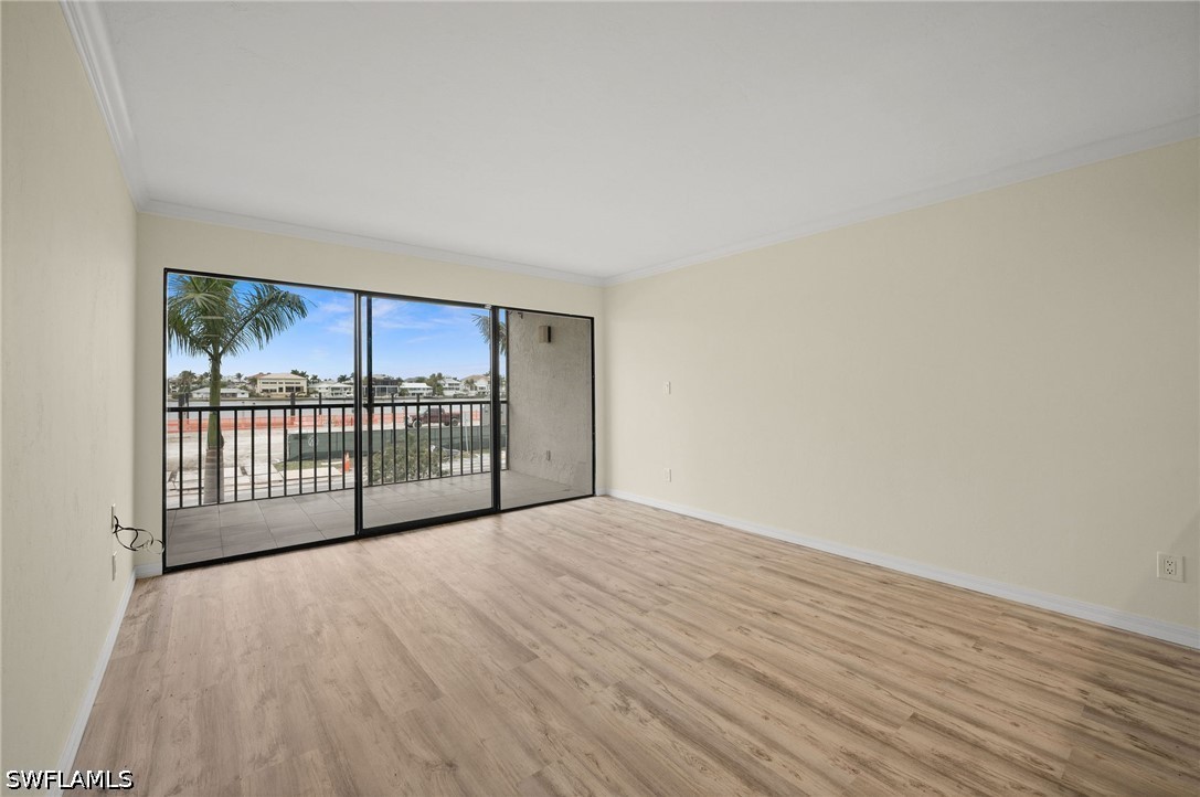 1 Bed Condominium for Sale in Vanderbilt Palms, photo 8