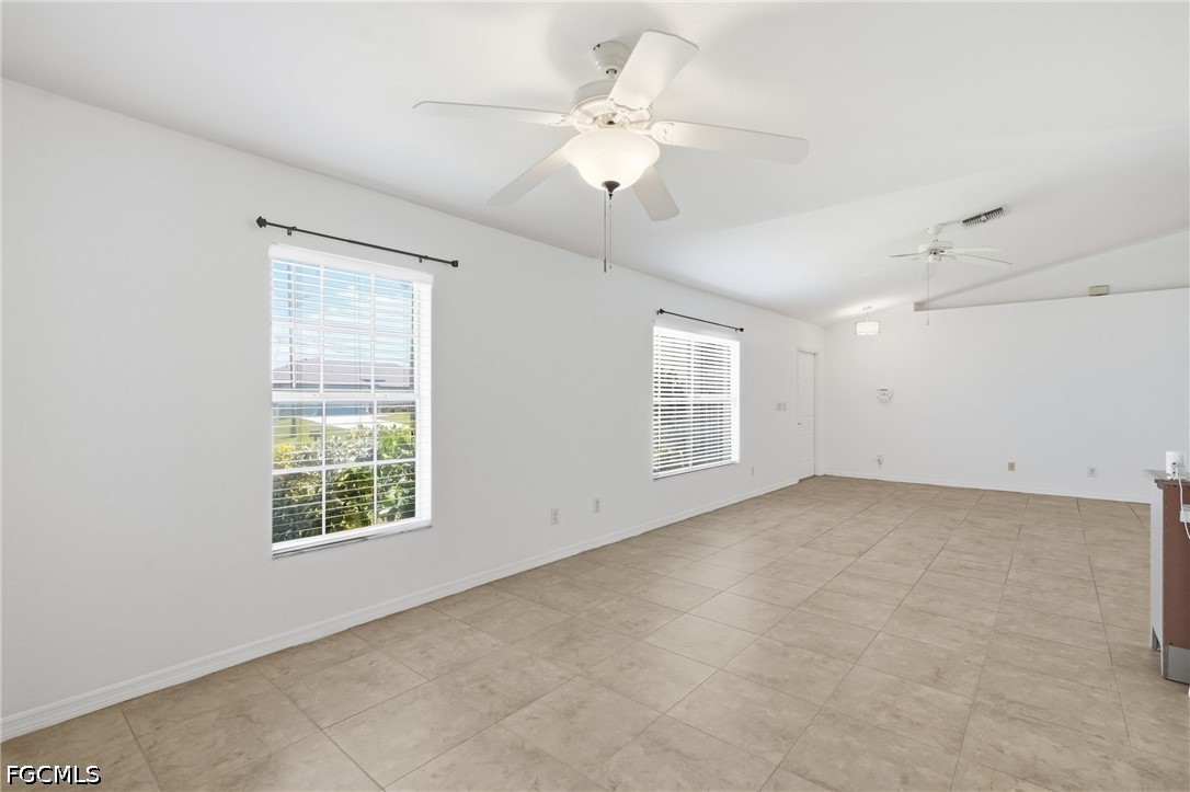 3 Bed SingleFamilyResidence for Sale in Cape Coral, photo 8