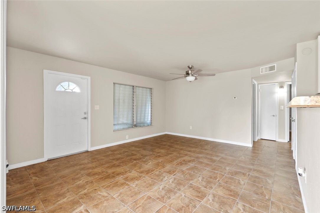 2 Bed SingleFamilyResidence for Sale in Lehigh Acres, photo 8