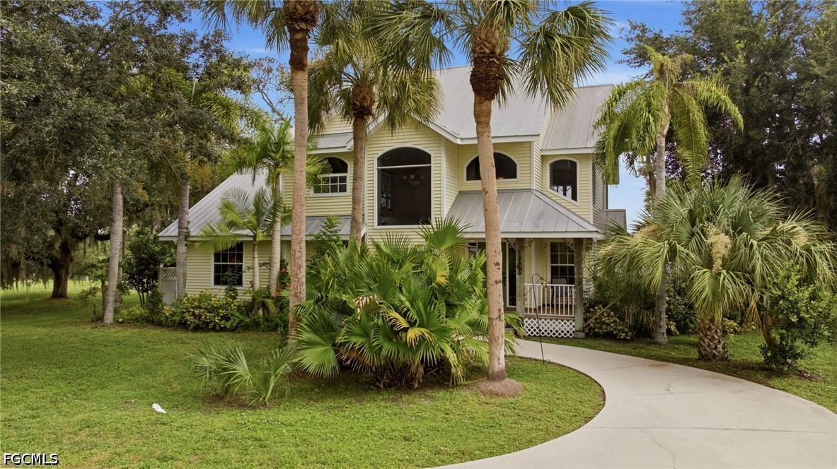5 Bed Pool Home for Sale in Fort Myers, photo 8