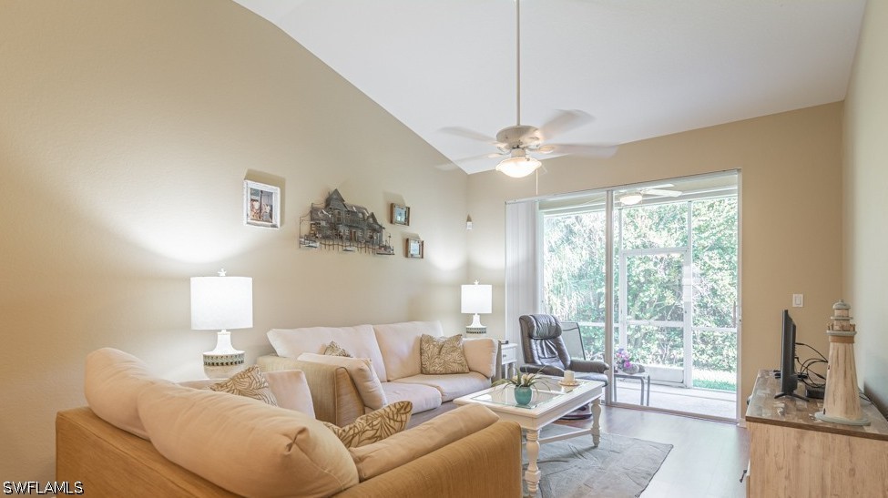 3 Bed Attached for Sale in Naples, photo 8
