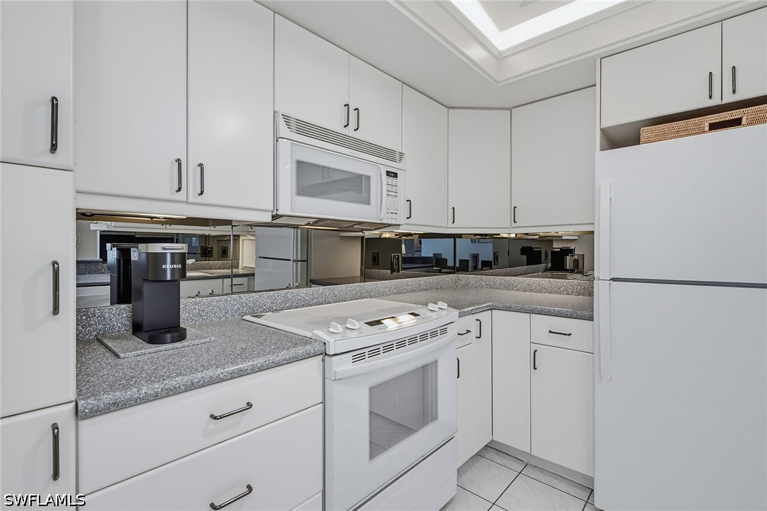 2 Bed Waterfront Home for Sale in Marco Island, photo 8