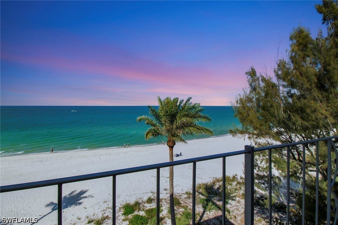 2 Bed Waterfront Home for Sale in Naples, photo 8