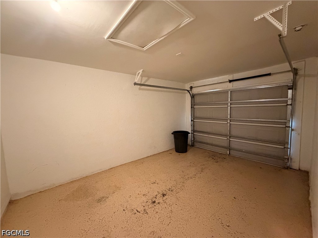 2 Bed Duplex for Sale in Lehigh Estates, photo 8