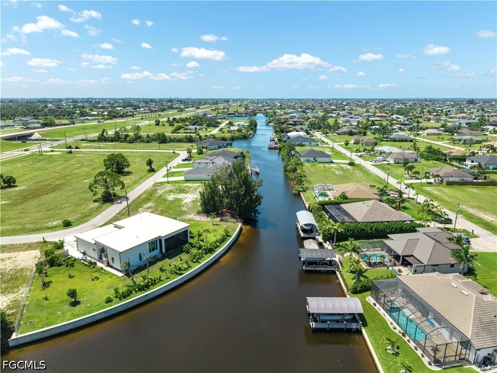 Waterfront Home for Sale in Cape Coral, photo 8