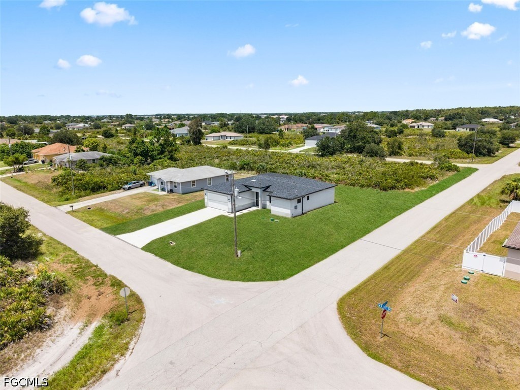 3 Bed SingleFamilyResidence for Sale in Lehigh Acres, photo 8