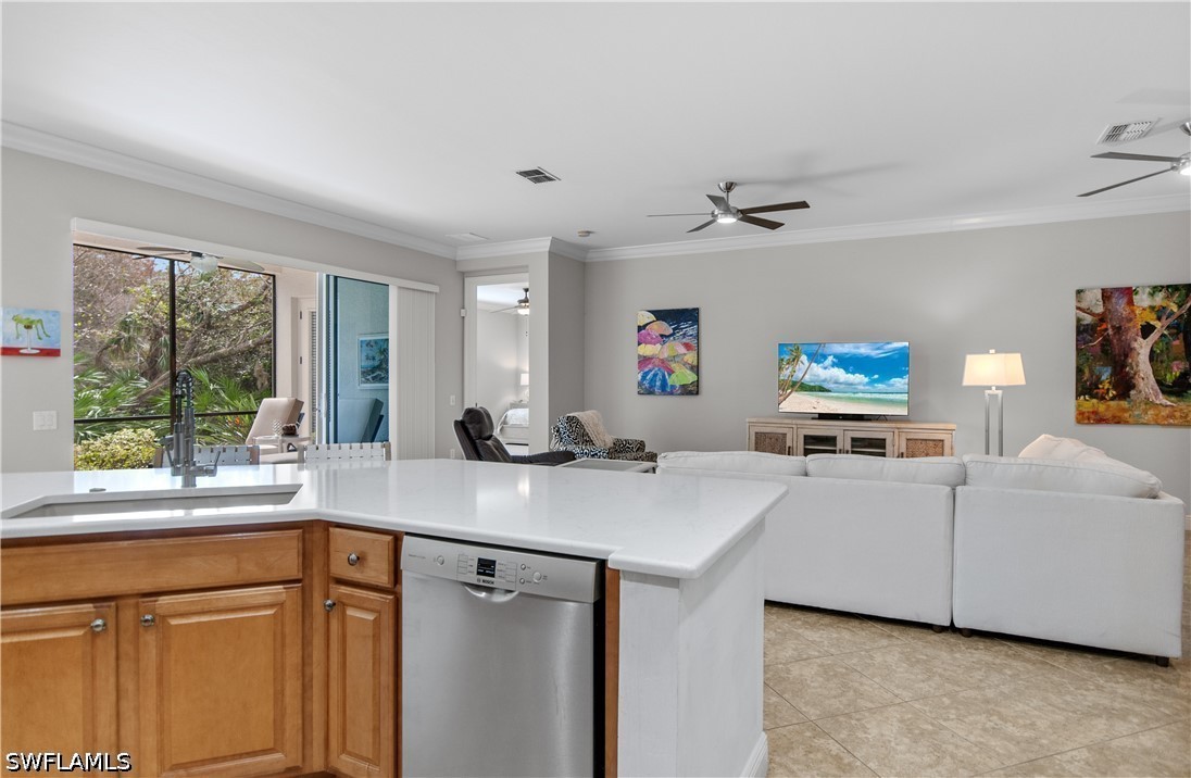 2 Bed Waterfront Home for Sale in Cassia, photo 8