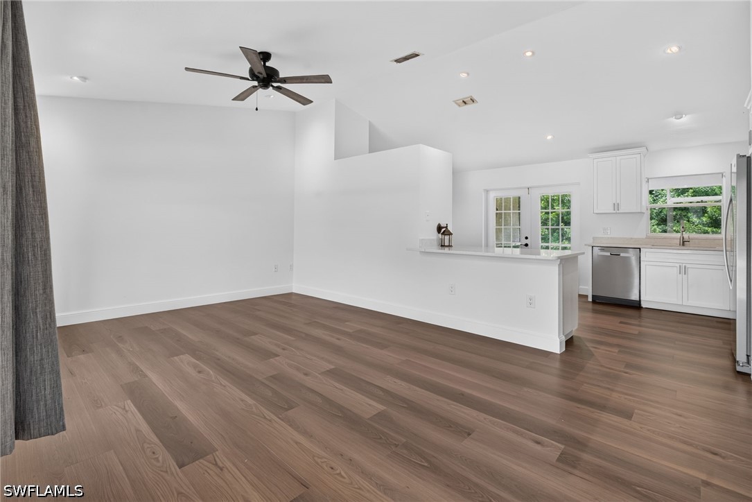 3 Bed SingleFamilyResidence for Sale in San Carlos Park, photo 8