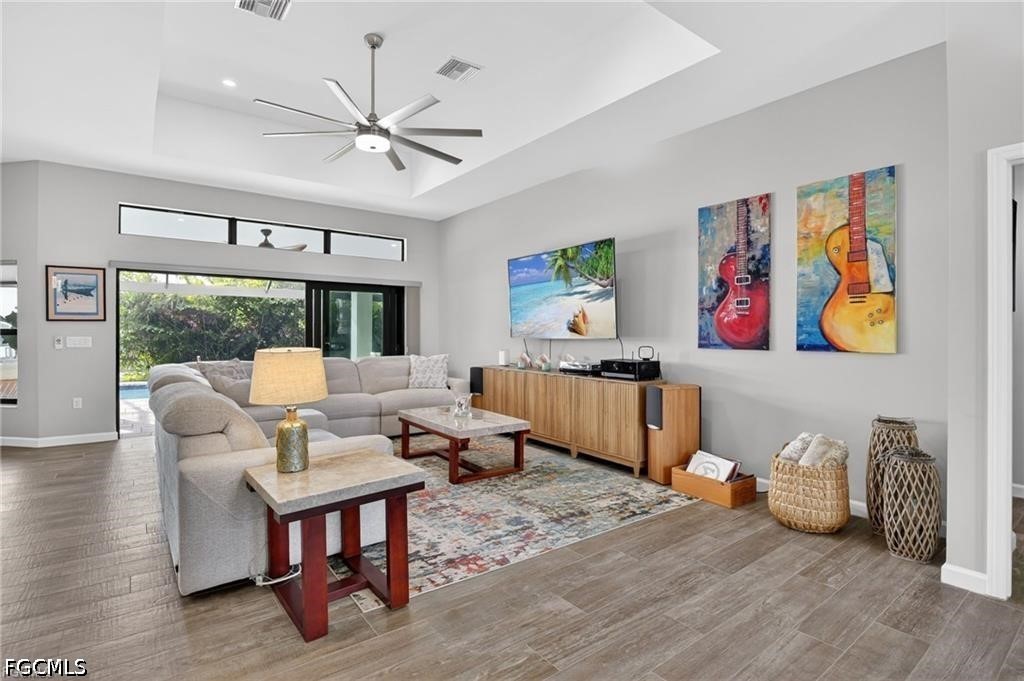 3 Bed Pool Home for Sale in Cape Coral, photo 8
