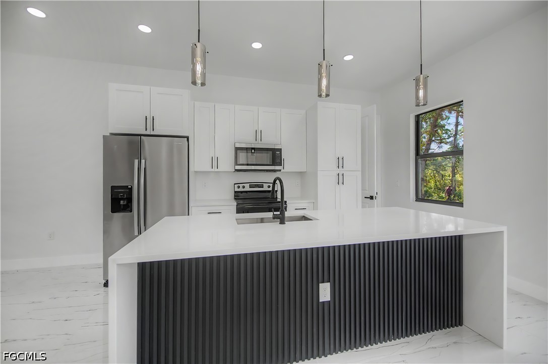 3 Bed SingleFamilyResidence for Sale in Lehigh Acres, photo 8