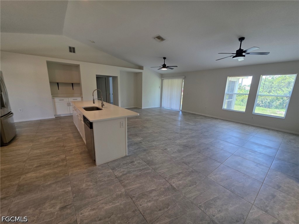 3 Bed SingleFamilyResidence for Sale in Lehigh Acres, photo 8