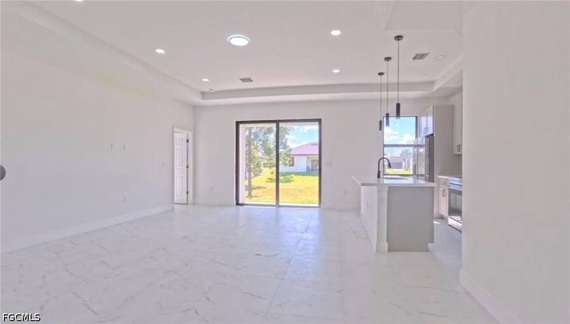 3 Bed SingleFamilyResidence for Sale in Lehigh Acres, photo 8