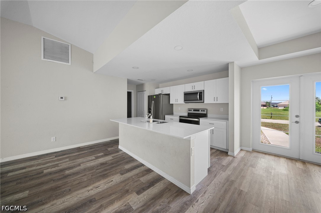 4 Bed SingleFamilyResidence for Sale in Cape Coral, photo 8