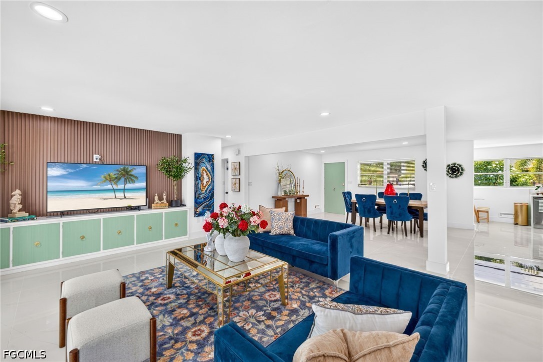 4 Bed Pool Home for Sale in Valencia Terrace, photo 8