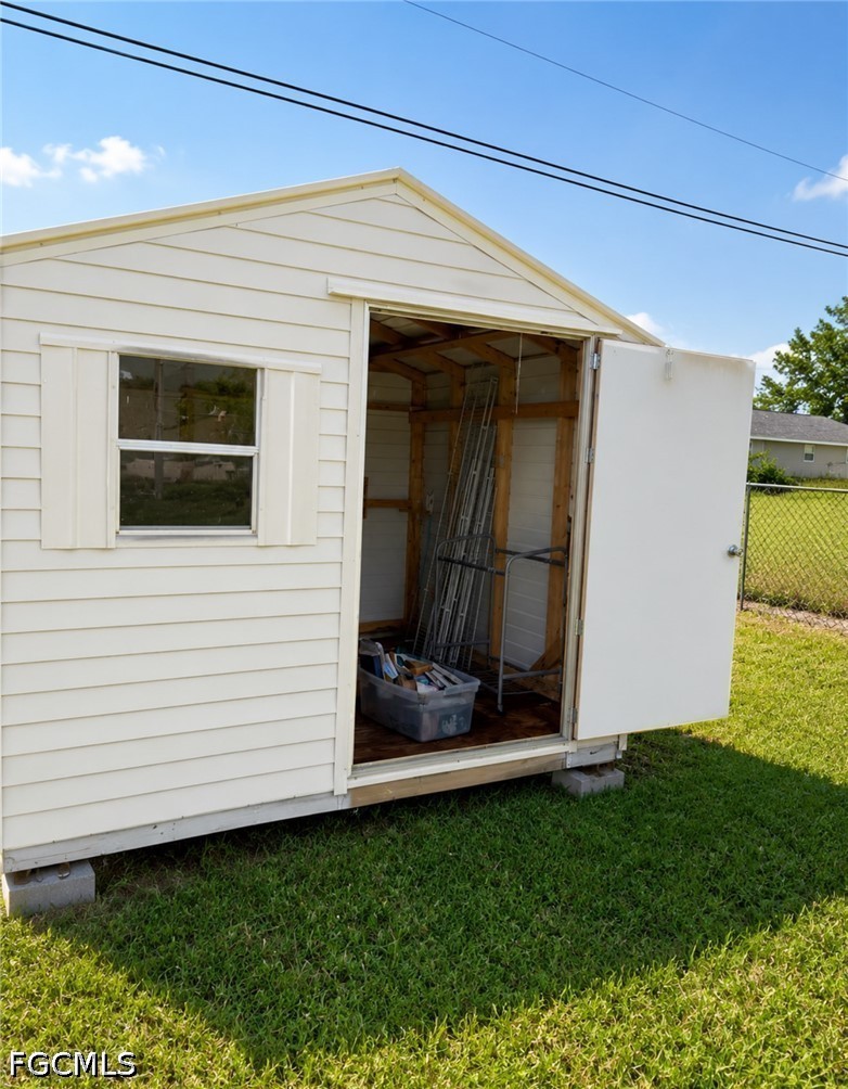 4 Bed SingleFamilyResidence for Sale in Lehigh Acres, photo 8