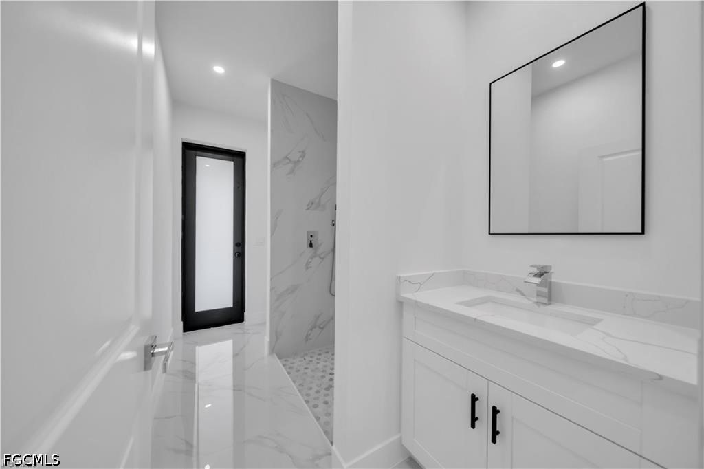 3 Bed SingleFamilyResidence for Sale in Lehigh Acres, photo 8