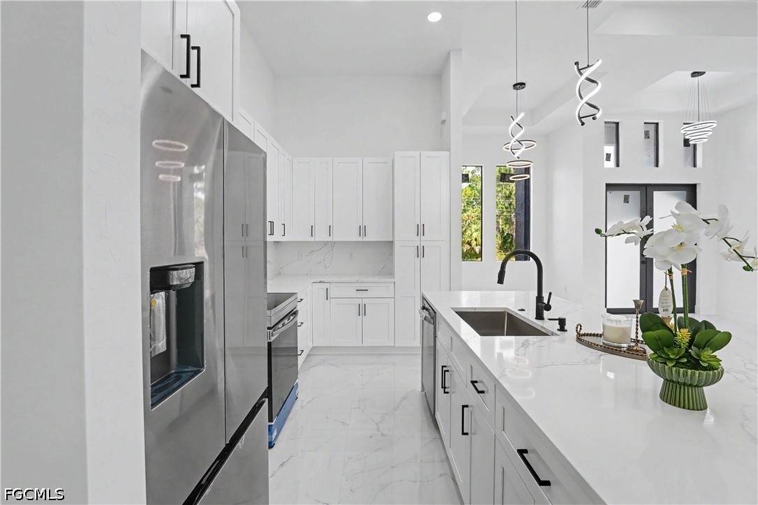 3 Bed SingleFamilyResidence for Sale in 951 Plaza, photo 8