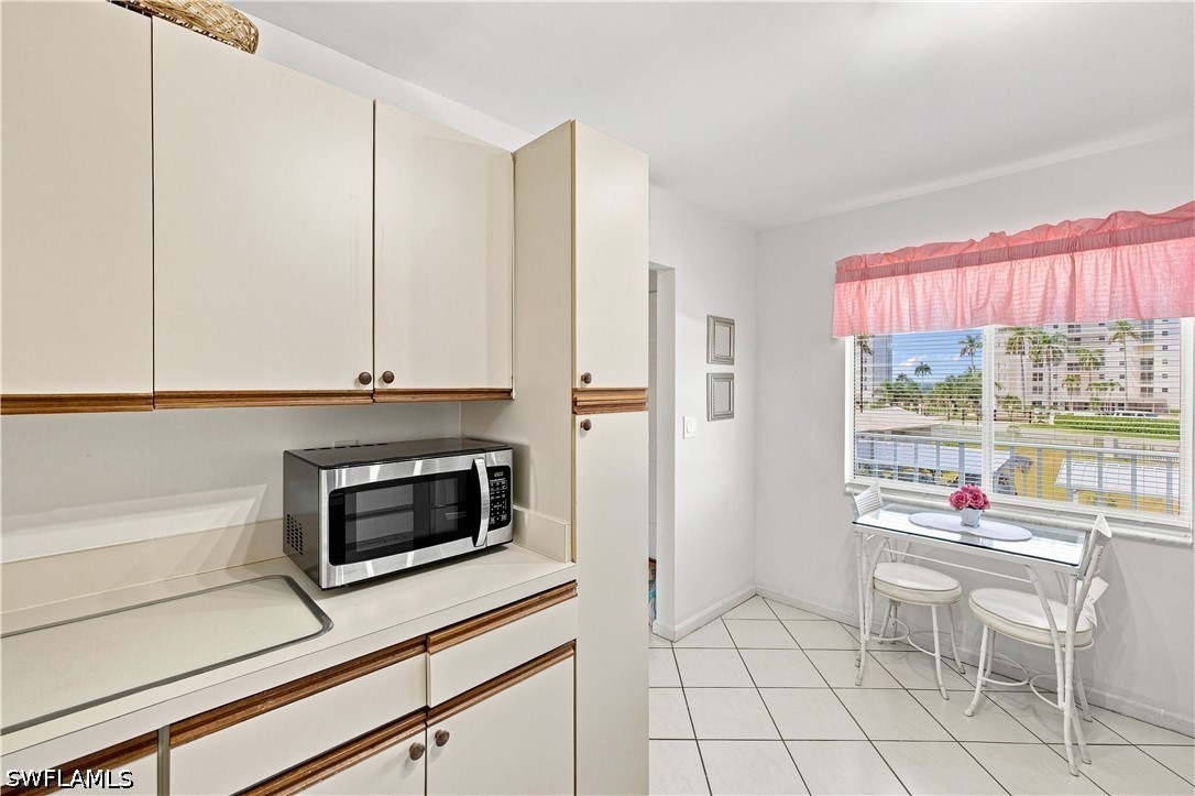 2 Bed Waterfront Home for Sale in Naples, photo 8