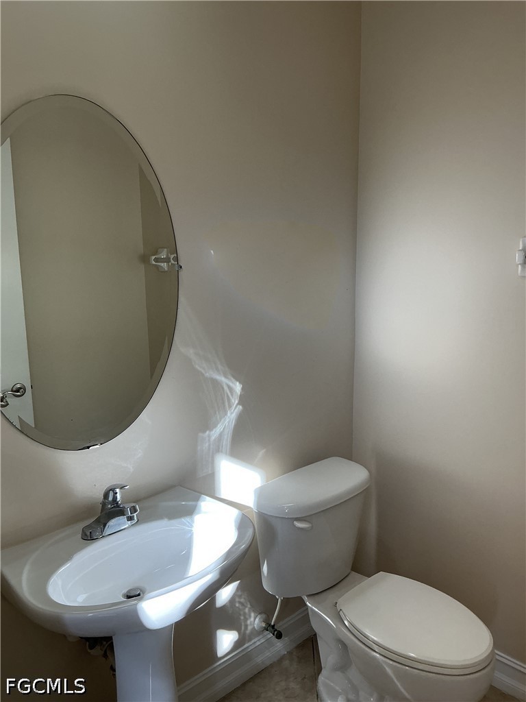 4 Bed SingleFamilyResidence for Sale in Cape Coral, photo 8