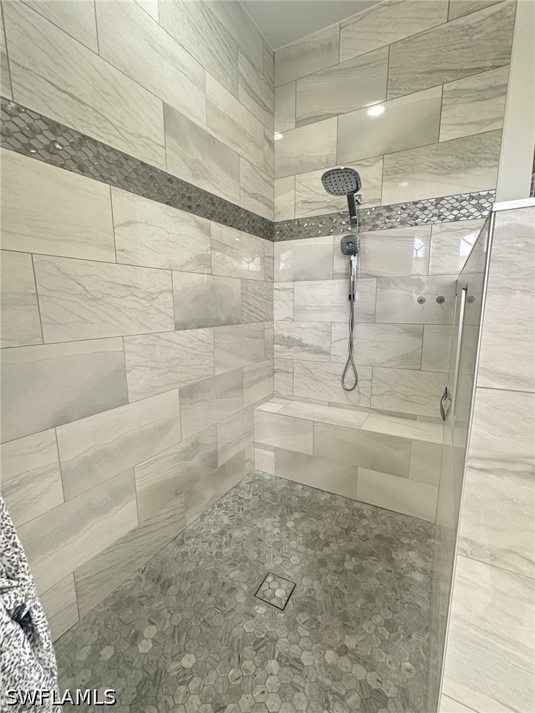 3 Bed SingleFamilyResidence for Sale in Fort Myers, photo 8