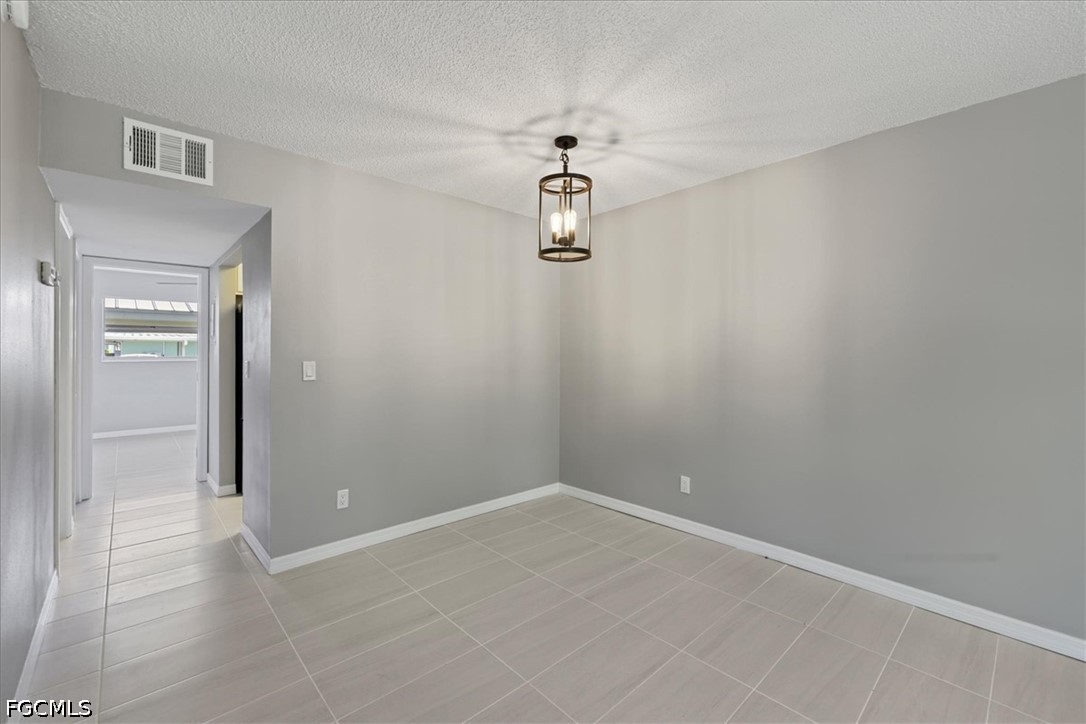 1 Bed Waterfront Home for Sale in Fort Myers, photo 8