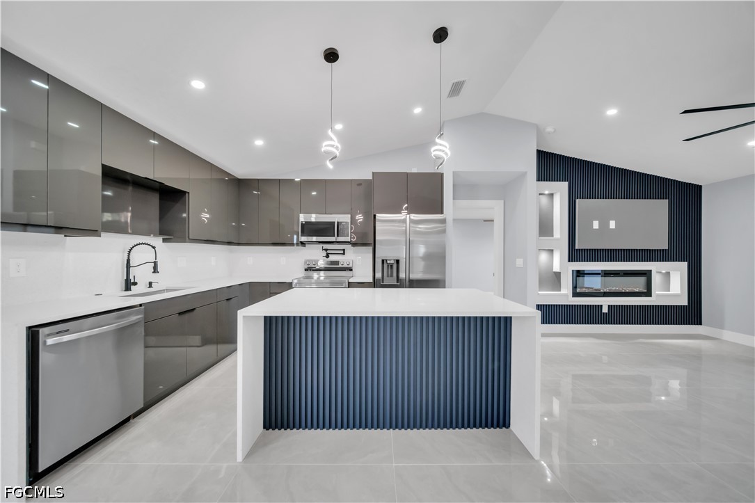 3 Bed Pool Home for Sale in Cape Coral, photo 8