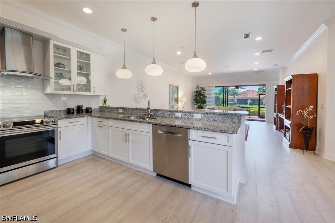 2 Bed Waterfront Home for Sale in Naples, photo 8