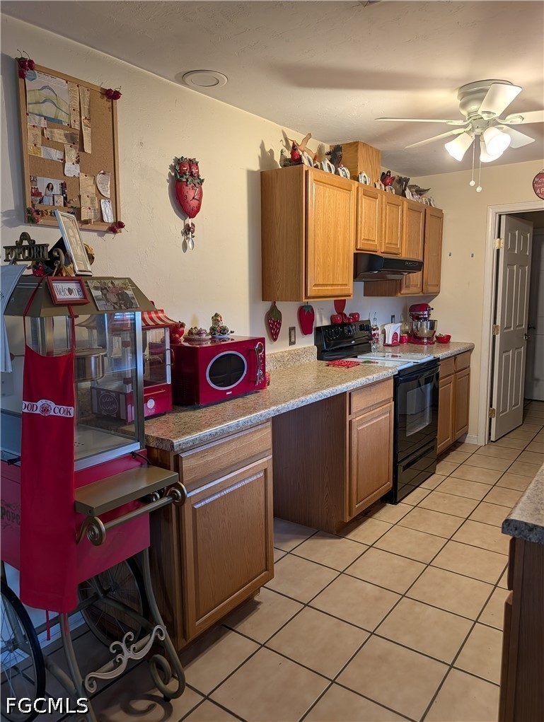 2 Bed SingleFamilyResidence for Sale in Cape Coral, photo 8