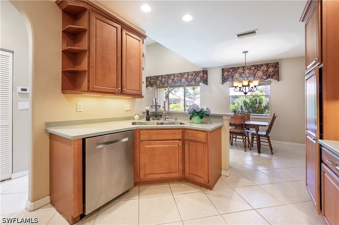 5 Bed SingleFamilyResidence for Sale in Naples, photo 8