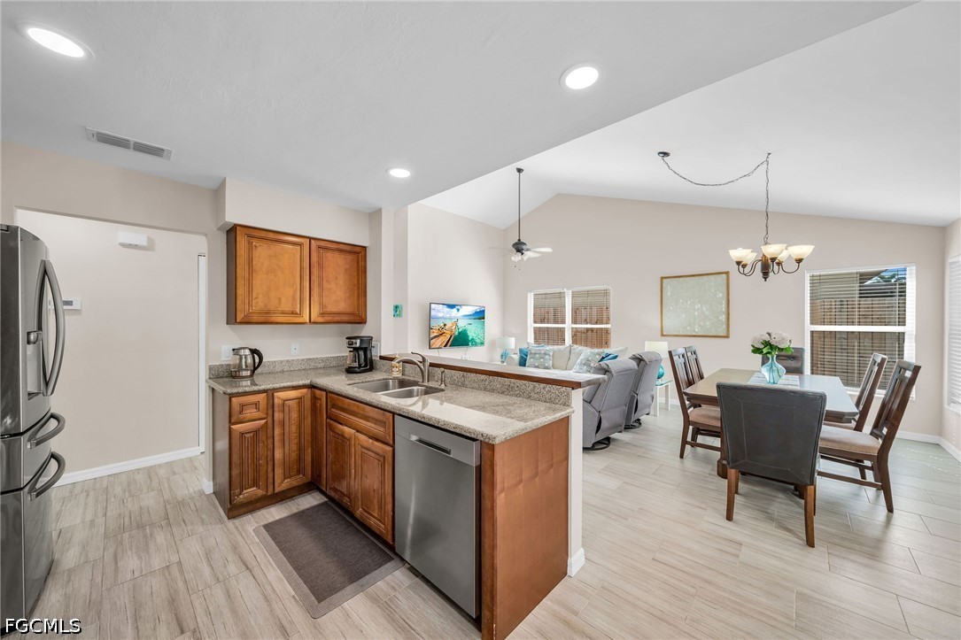 3 Bed SingleFamilyResidence for Sale in The Meadow, photo 8