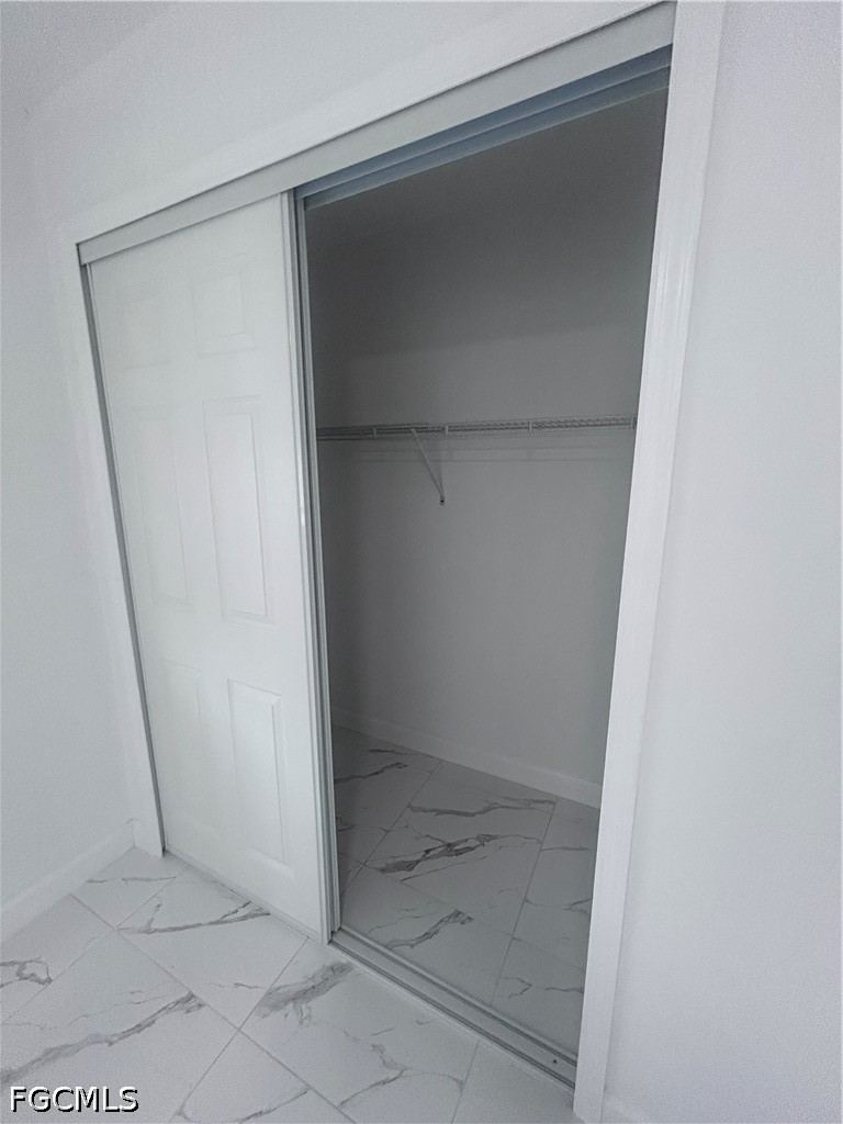 2 Bed SingleFamilyResidence for Sale in Fort Myers, photo 8