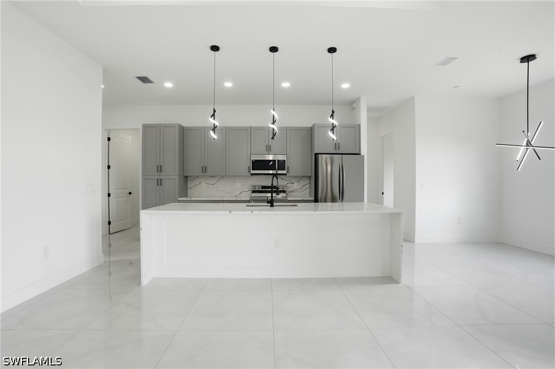 3 Bed SingleFamilyResidence for Sale in Lehigh Acres, photo 8