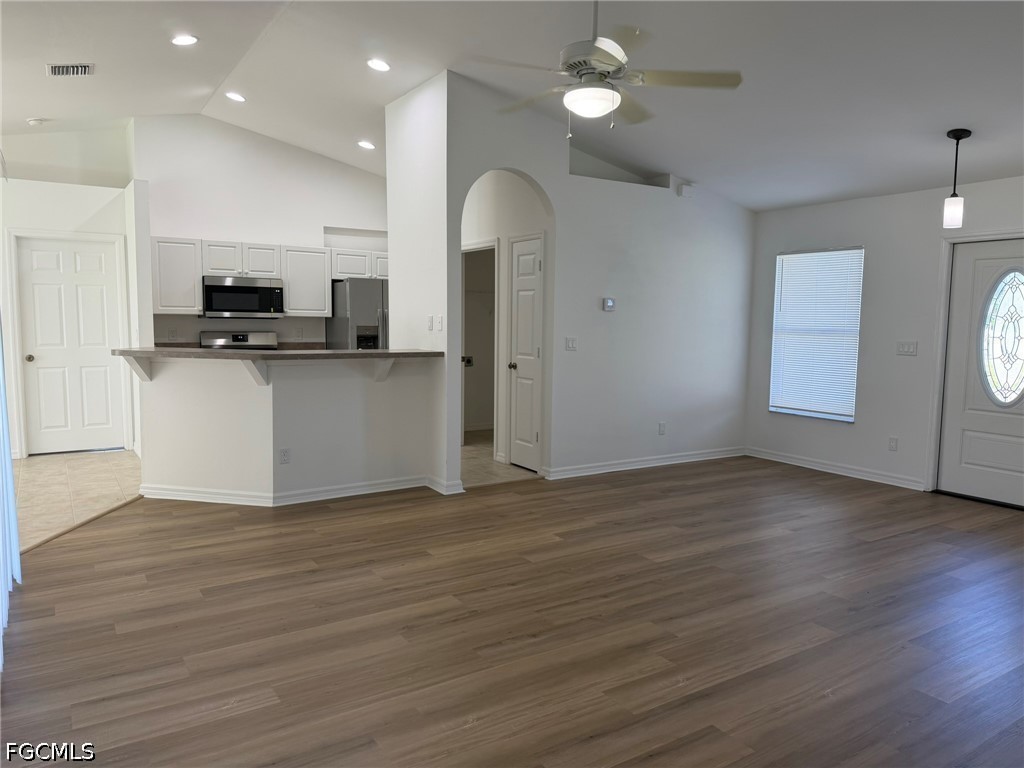 3 Bed SingleFamilyResidence for Sale in Cape Coral, photo 8
